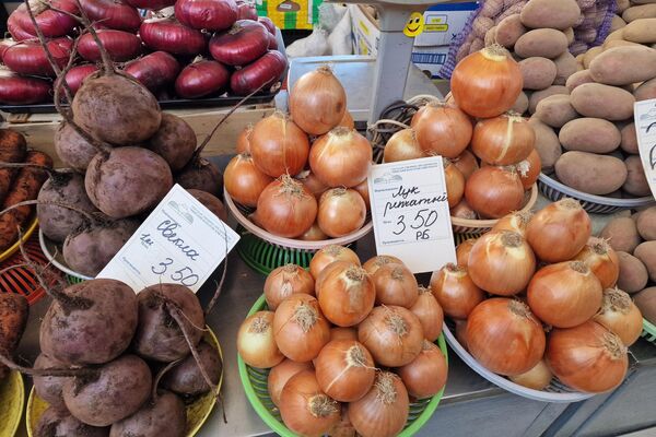 Овощи на Комаровском рынке - Sputnik Беларусь