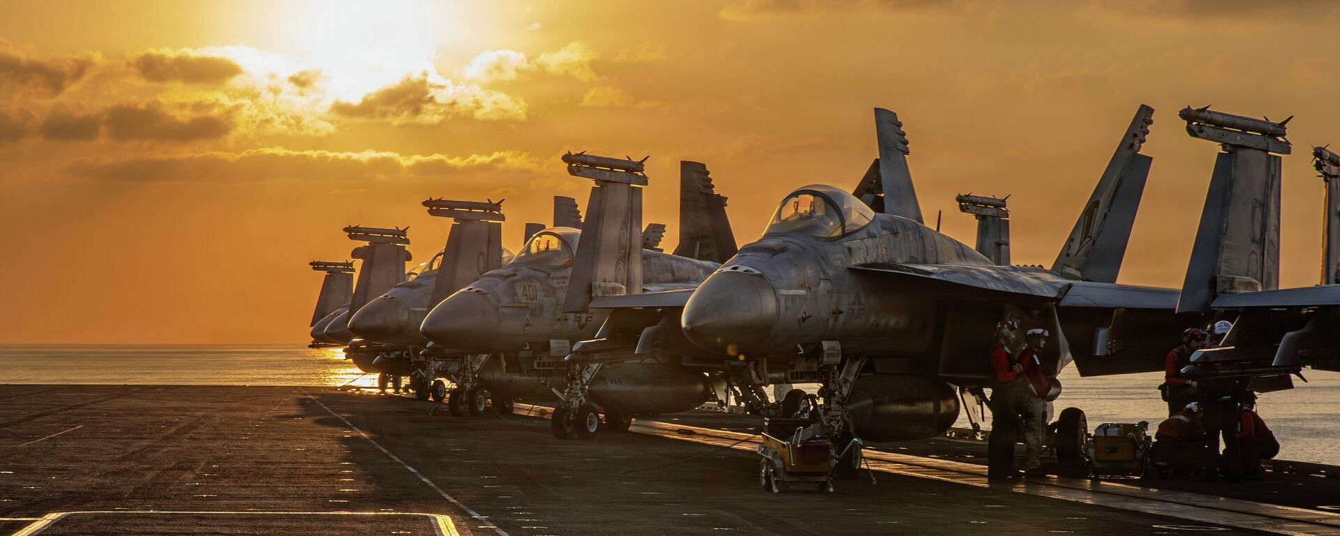 Самалёты на палётнай палубе авіяносца USS Abraham Lincoln, які ўдзельнічае ў баявых дзеяннях у Іране - Sputnik Беларусь, 1920, 19.03.2026