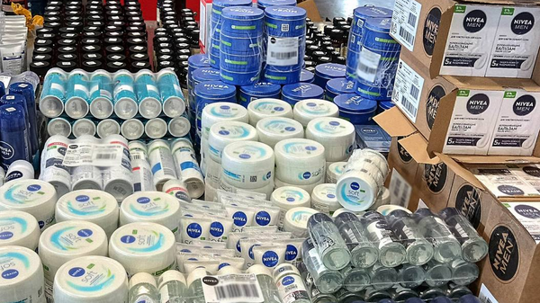 Таможня в Гродно изъяла крупную партию одежды и косметики - Sputnik Беларусь