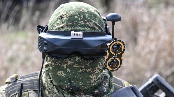 Работа расчета БПЛА Молния-2 58-й армии на Запорожском направлении СВО - Sputnik Беларусь