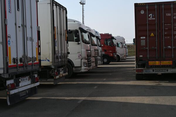 Ситуация с фурами на границе