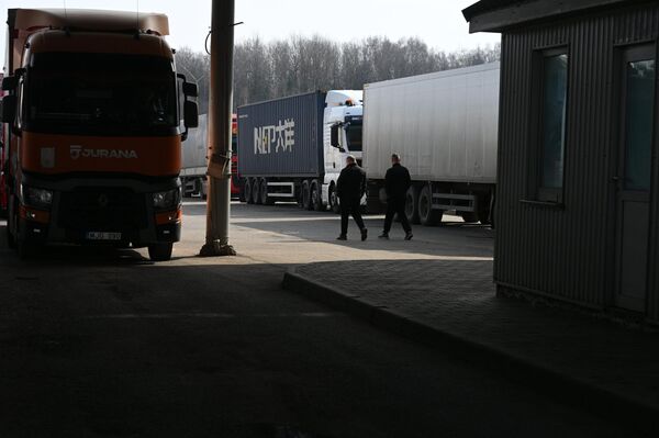 Ситуация с фурами на границе