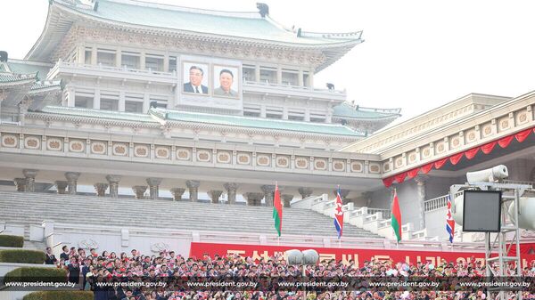 Дворец Солнца Кымсусан -  это бывшая резиденция, переоборудованная в мавзолей, где покоятся тела Ким Ир Сена и Ким Чен Ира. - Sputnik Беларусь