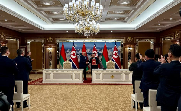 Александр Лукашенко и Ким Чен Ын подписали Договор о дружбе и сотрудничестве между Республикой Беларусь и Корейской Народно-Демократической Республикой. - Sputnik Беларусь