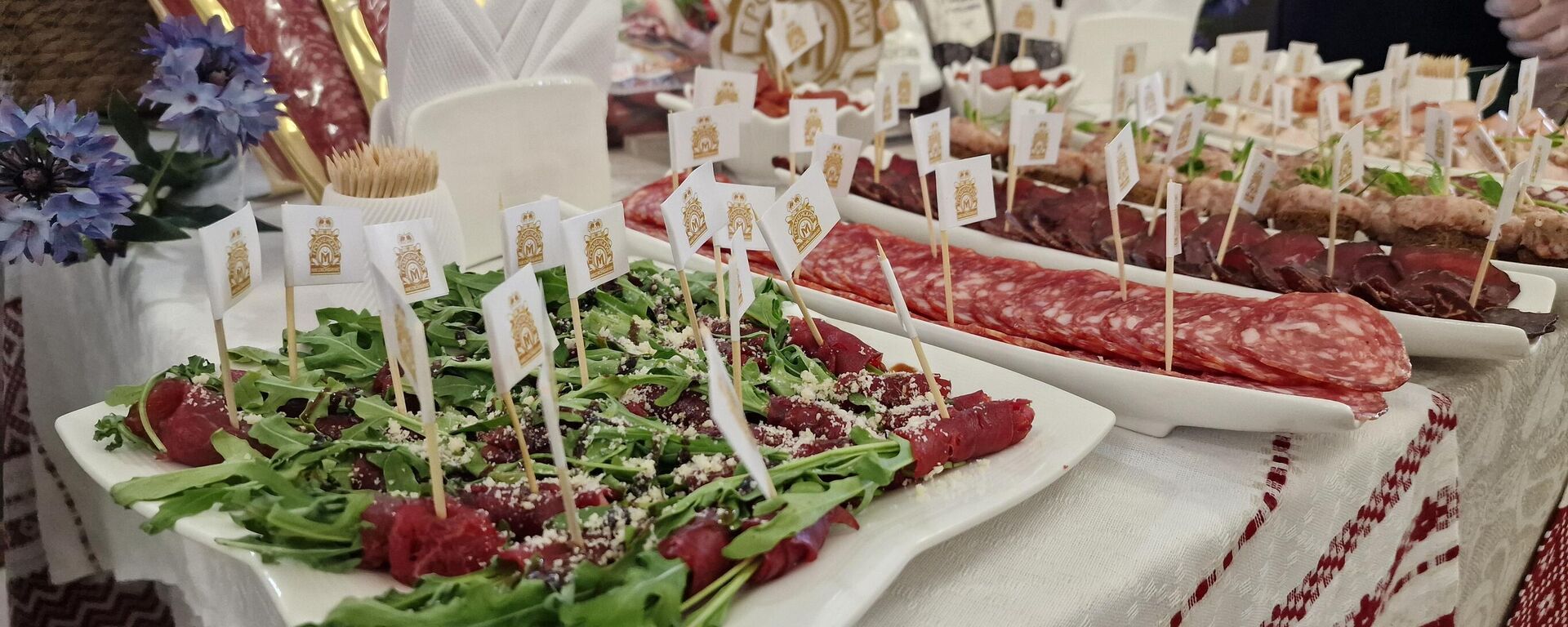 Беларускія вытворцы прадэманстравалі ўзоры прадуктаў харчавання кіраўнікам дыпламатычных місій - Sputnik Беларусь, 1920, 26.03.2026