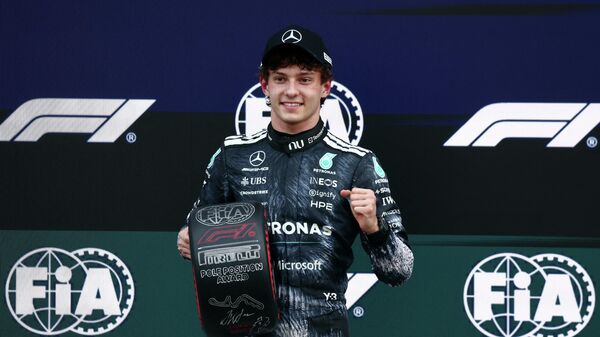 Гонщик Mercedes Кими Антонелли - Sputnik Беларусь