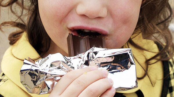 Не слипнется: фуру с 12 тоннами шоколадных батончиков угнали в Европе