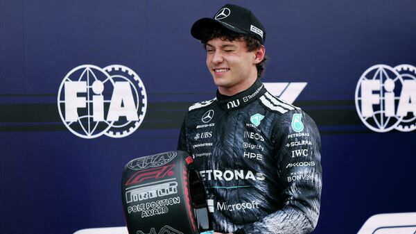 Итальянский гонщик Mercedes Андреа Кими Антонелли  - Sputnik Беларусь