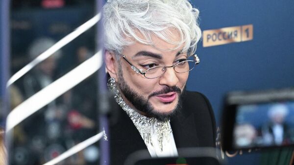 Киркорова привлекли к ответственности за курение в неположенном месте