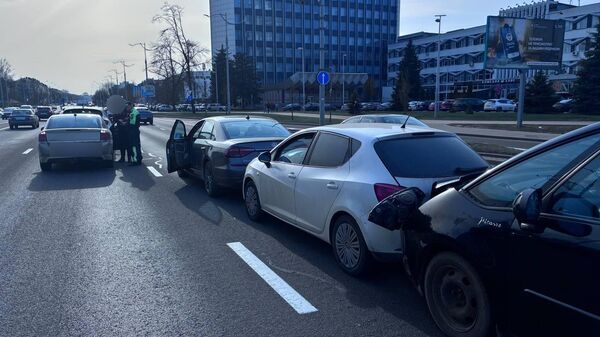 Массовая авария в Минске: столкнулись сразу 8 автомобилей 