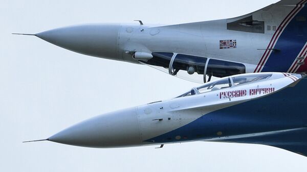 Крылья России: 35 лет истории пилотажной группы "Русские витязи" (фото)