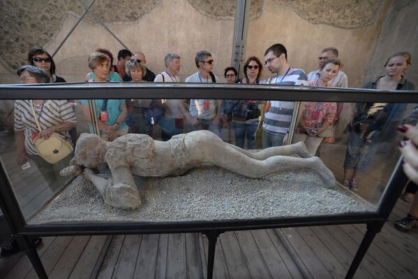 Археологические находки, найденные на территории города-музея под открытым небом Помпеи - Sputnik Беларусь