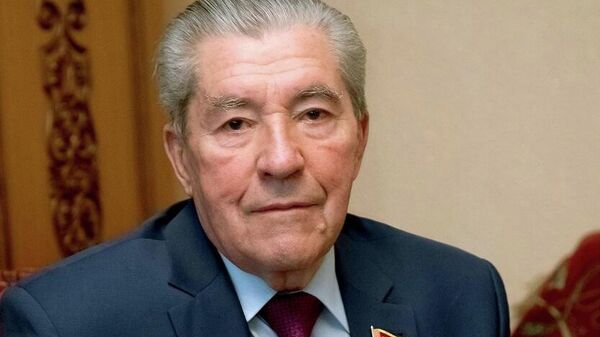 Пример верности идеалам: Лукашенко поздравил Алексея Камая с 90-летием