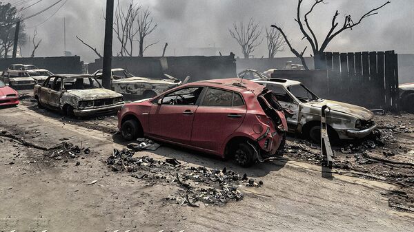 Более 700 авто сгорели дотла на штрафстоянке в Мексике (видео) - Sputnik Беларусь