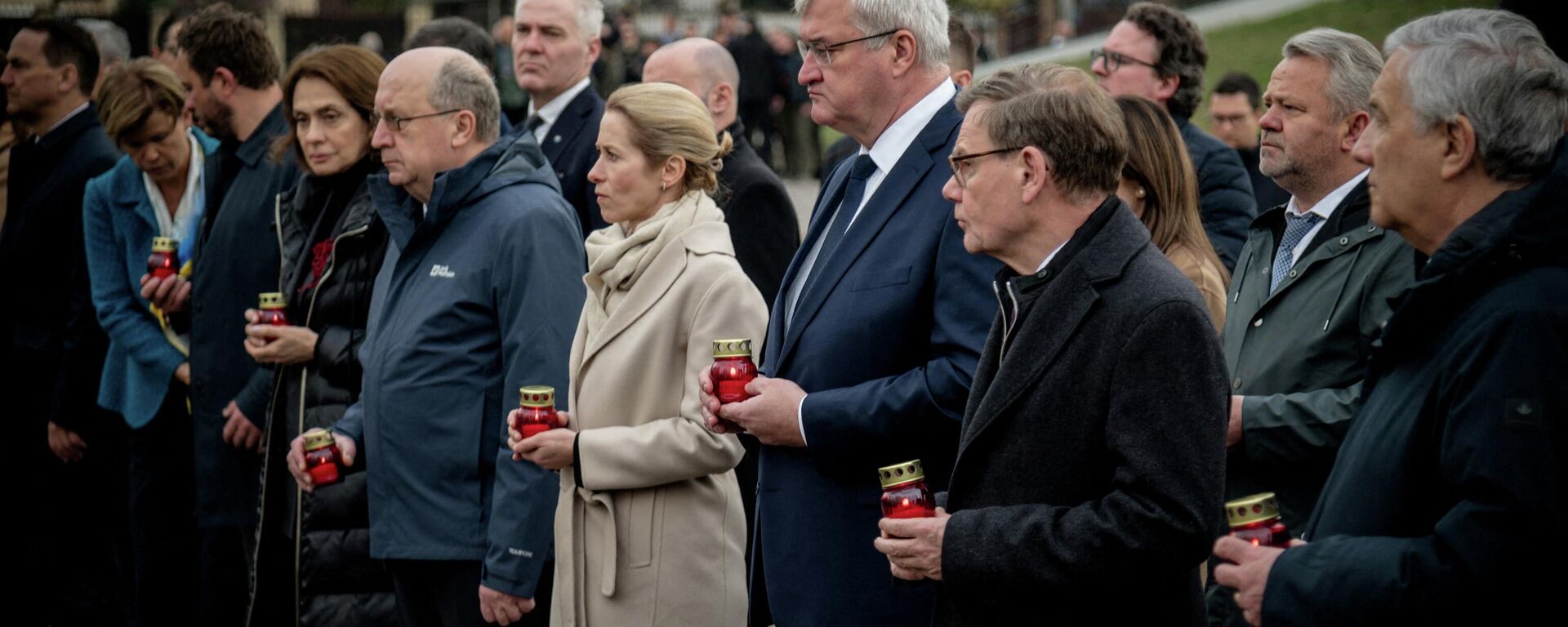 Дэлегацыя чыноўнікаў Еўрасаюза ў Бучы - Sputnik Беларусь, 1920, 01.04.2026