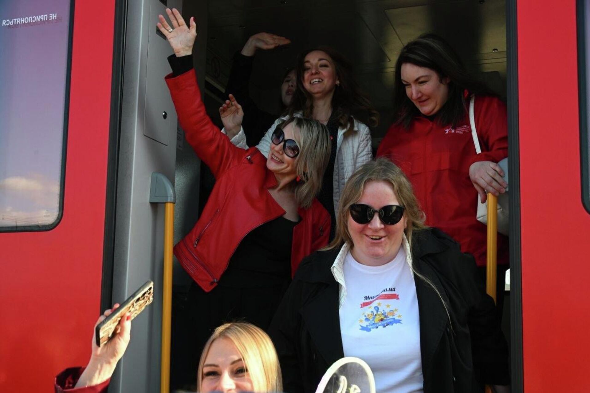 Пассажиры первого поезда из Смоленска в Оршу - Sputnik Беларусь, 1920, 02.04.2026