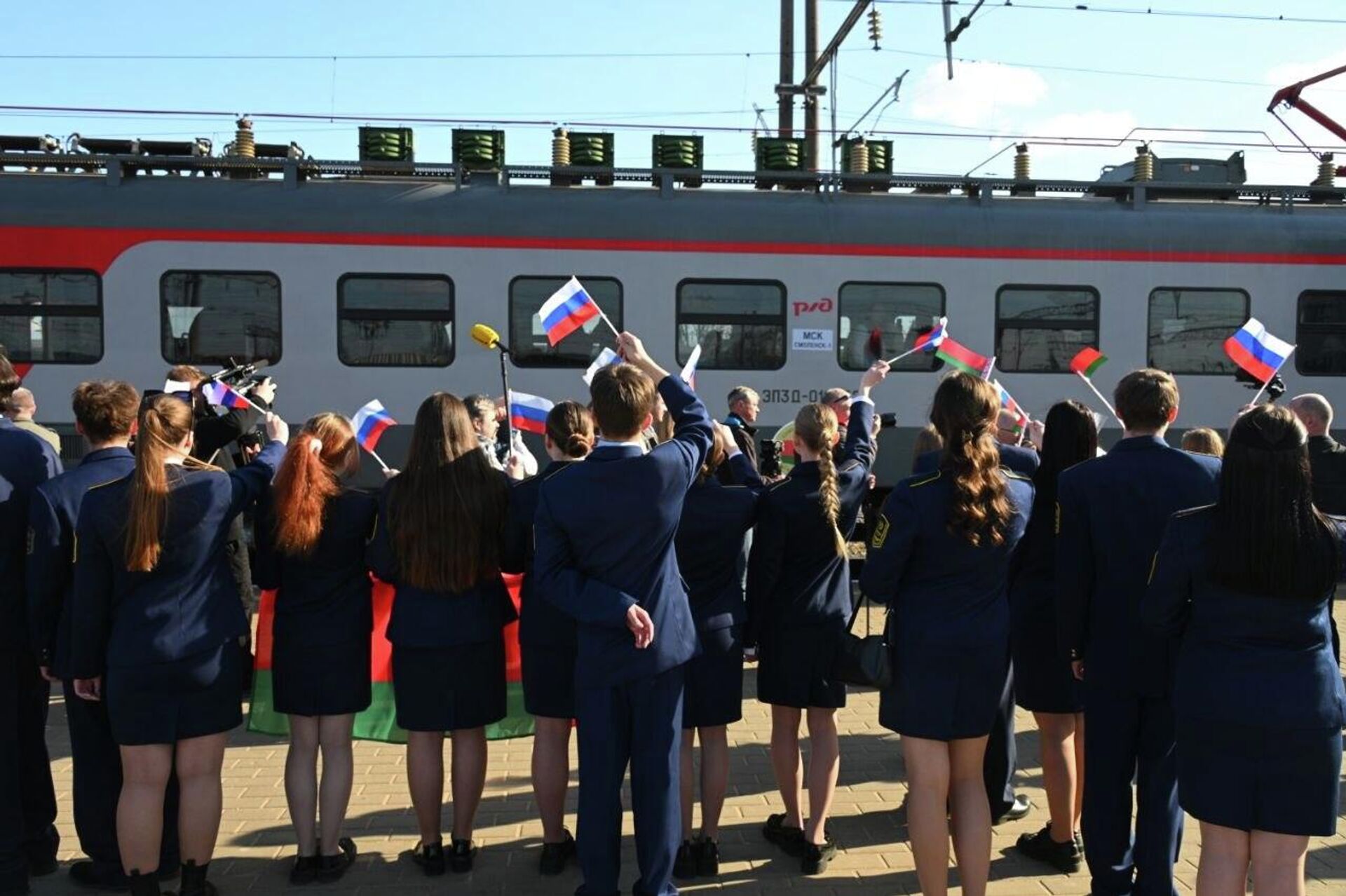 Поезд из Смоленска встречают в Орше - Sputnik Беларусь, 1920, 02.04.2026