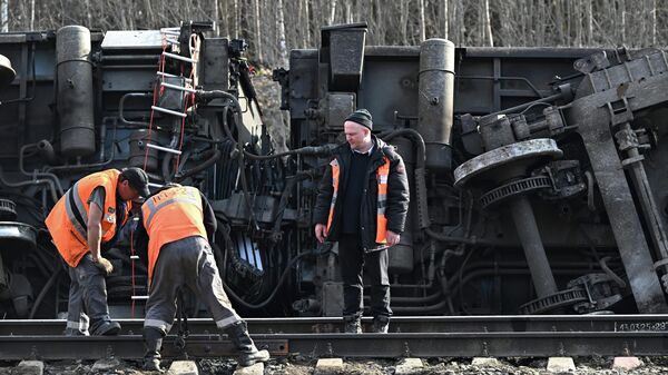 Число пострадавших из-за схода поезда в Ульяновской области выросло до 35