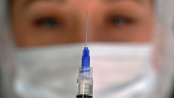 Стало известно, как чувствует себя пациент, первым получивший вакцину от рака