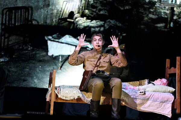 Спектакль Улица Володи Дубинина показали в Гомеле. - Sputnik Беларусь