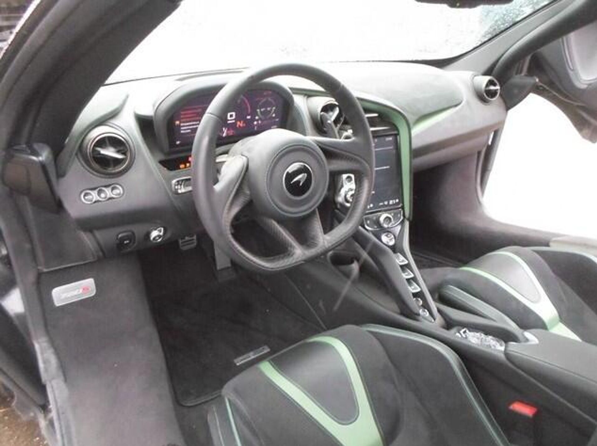 Конфискованный родстер McLaren 720S Spider - Sputnik Беларусь, 1920, 09.04.2026