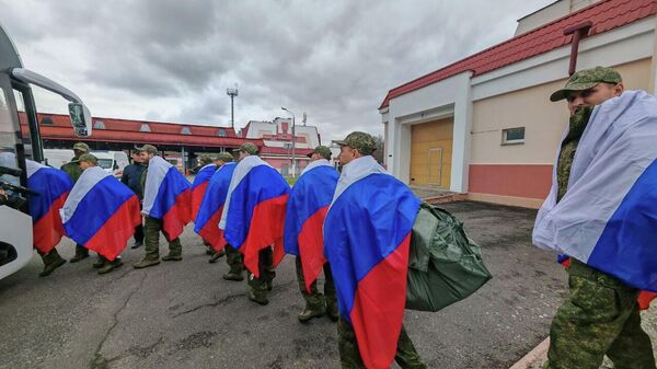 Россия вернула из украинского плена 175 военных - Sputnik Беларусь