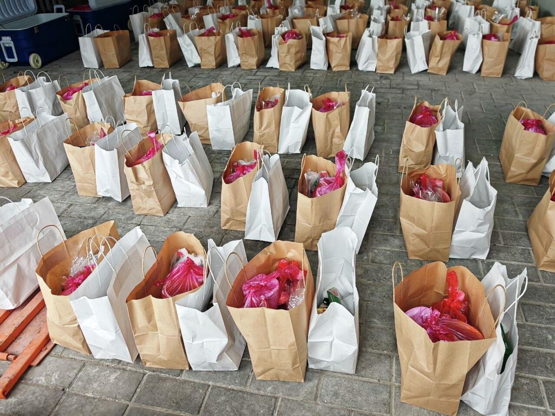 Пасхальные подарки для освобожденных из украинского плена россиян - Sputnik Беларусь, 1920, 11.04.2026