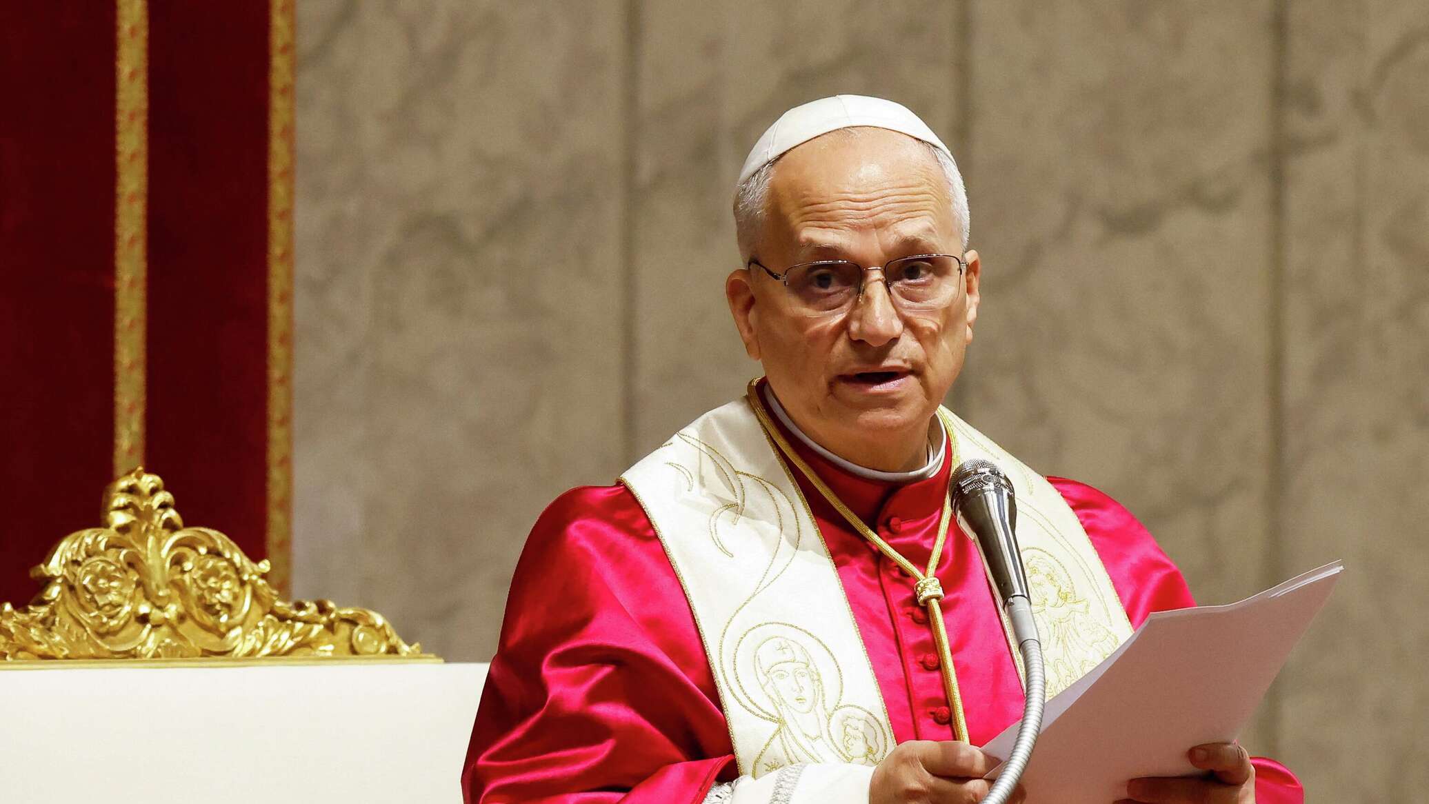 Папа Римский возглавил молебен о мире Папа Римский возглавил молебен о мире