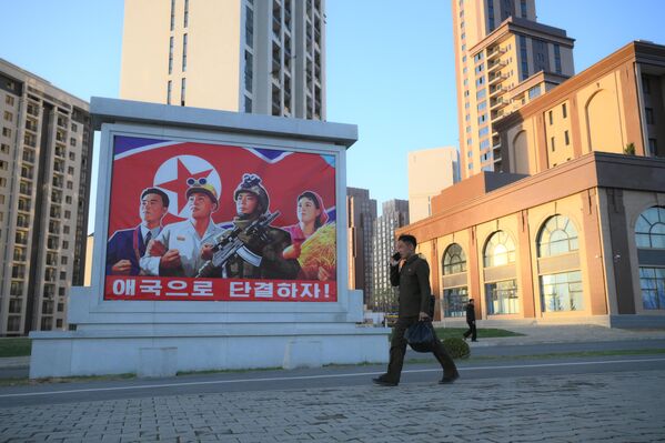 Улица "Сэпёр" (в переводе означает "яркая утренняя звезда") в Пхеньяне. Здесь построены жилые кварталы для семей военных, погибших в Курской области в ходе СВО. - Sputnik Беларусь