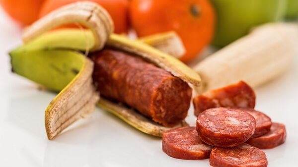 Мел и лимоны с кожурой: почему беременных тянет на странные сочетания в еде