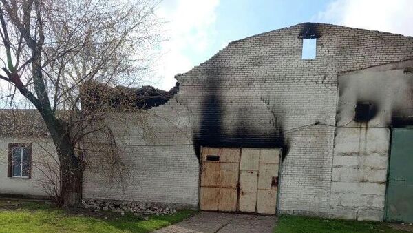 Склад гуманітарнай дапамогі, які падвергся абстрэлу - Sputnik Беларусь