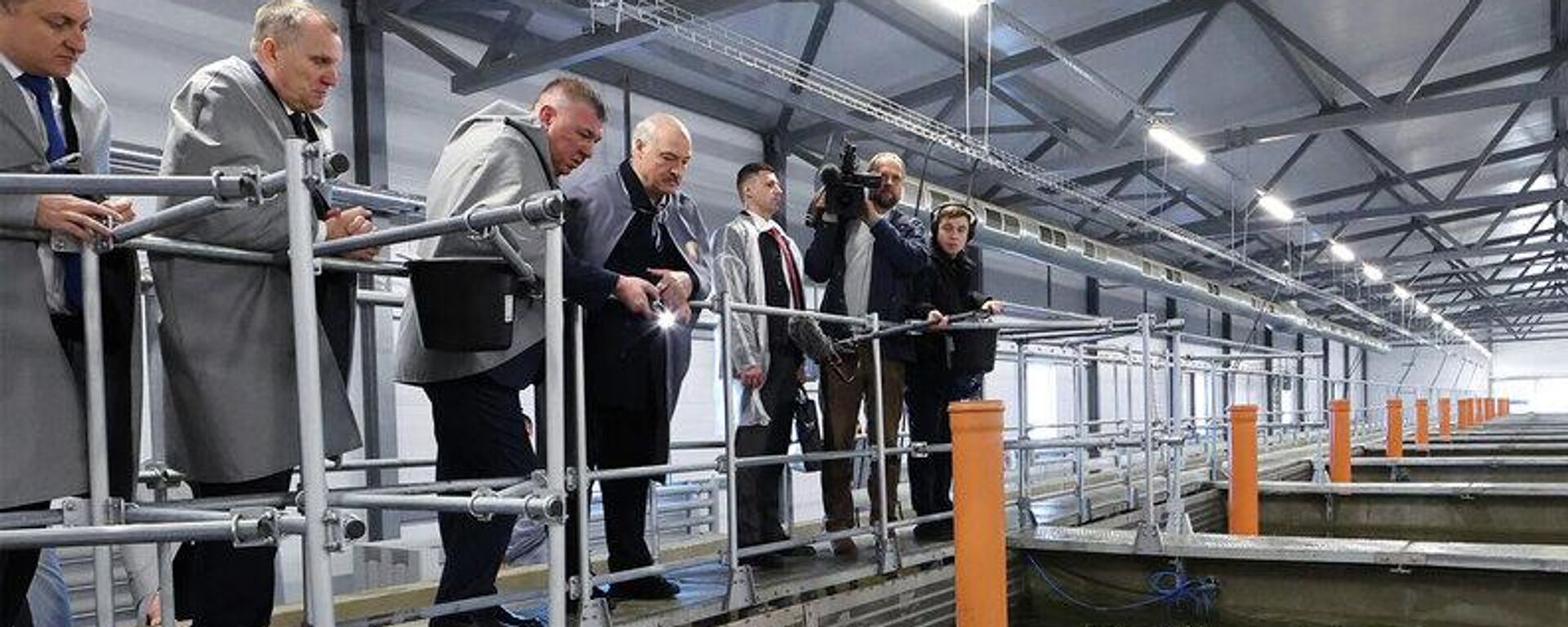 Прэзідэнт Беларусі Аляксандр Лукашэнка пры наведванні рыбгаса Палуж - Sputnik Беларусь, 1920, 14.04.2026