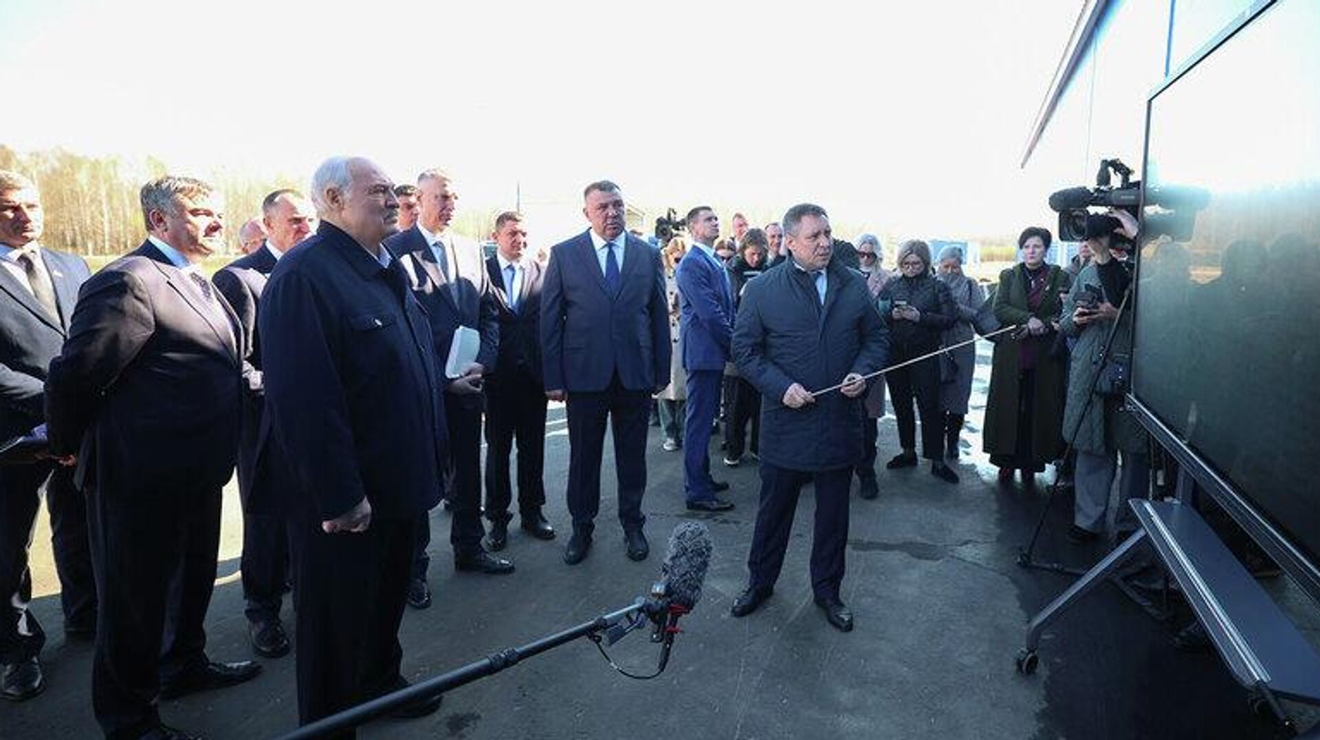 Экономика в первую очередь: Лукашенко о создании условий для людей