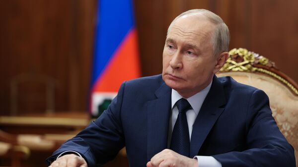 Путин ждет от правительства предложений по росту экономики России