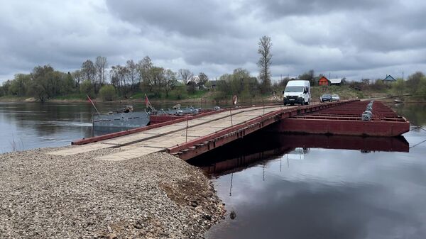 Военные установили понтонный мост через Западную Двину в Бешенковичах (видео)