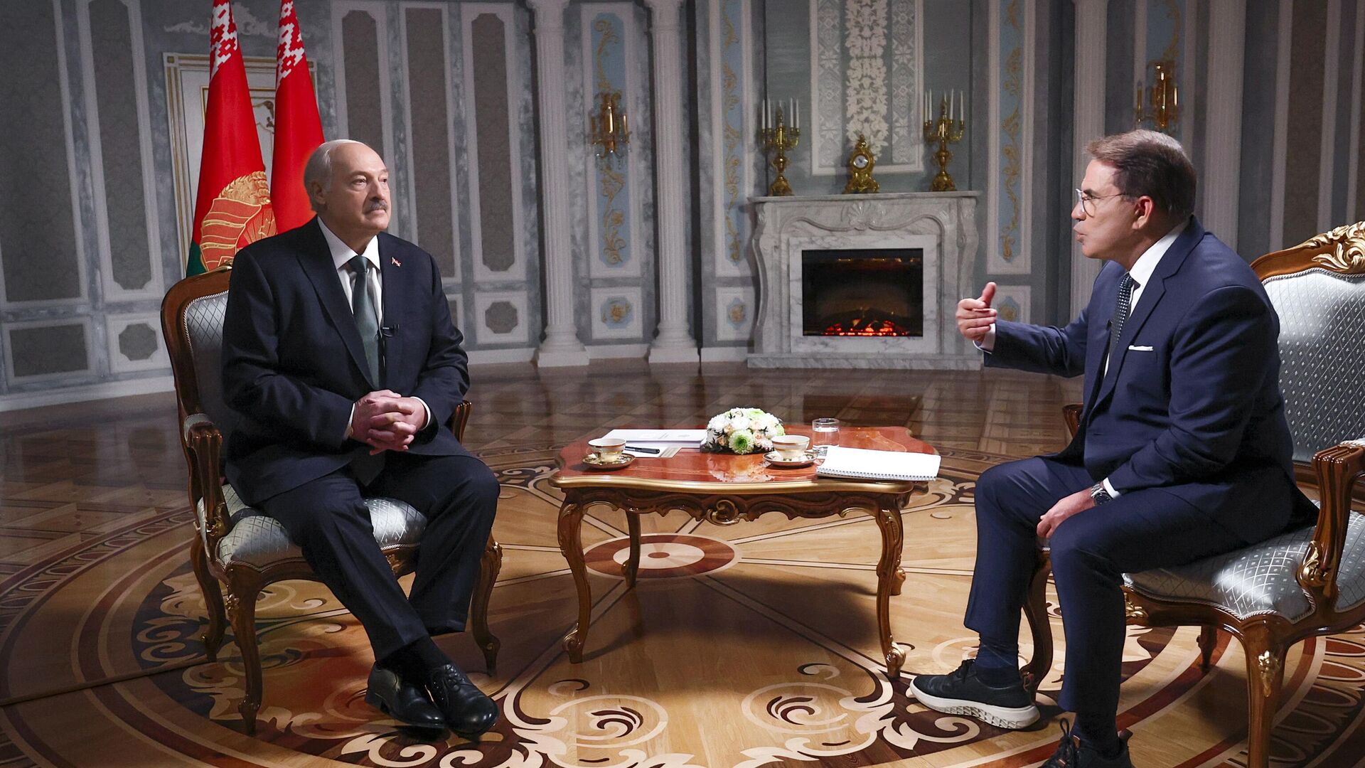 Санчес понял, почему Лукашенко называют Батькой