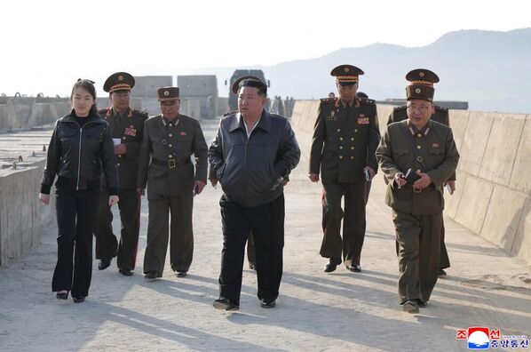 Испытания модифицированных баллистических ракет класса земля-земля в КНДР 