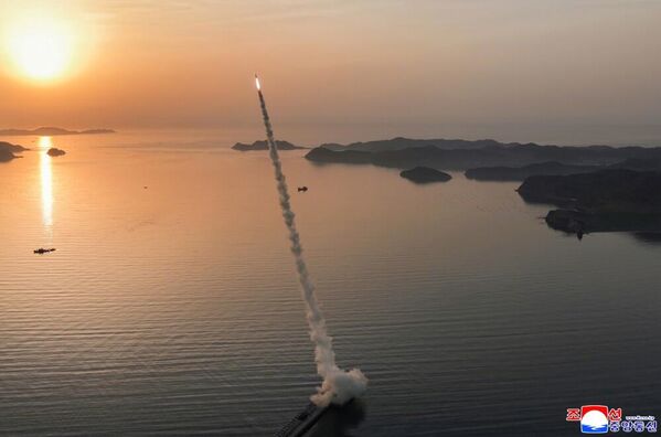 Испытания модифицированных баллистических ракет класса земля-земля в КНДР 