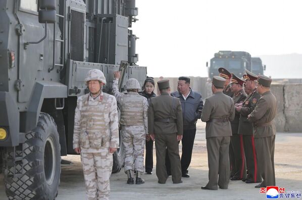 Испытания модифицированных баллистических ракет класса земля-земля в КНДР 