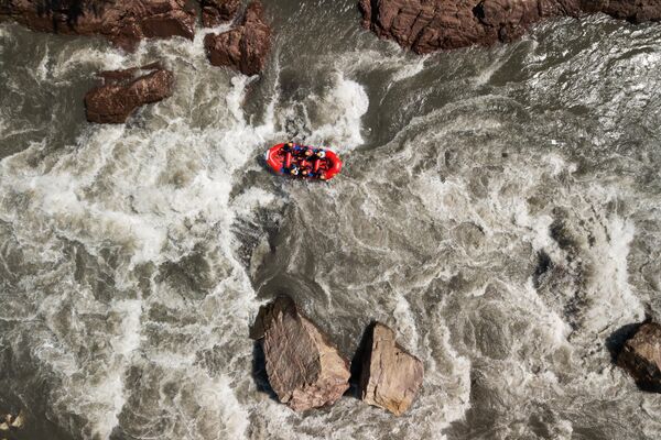 Удзельнікі Кубка Расіі па рафтынгу "Интерралли Белая 2018" падчас праходжання трасы ў Рэспубліцы Адыгея. - Sputnik Беларусь