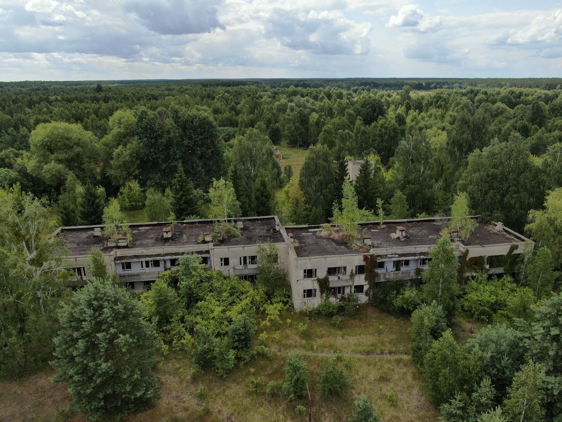 Заброшенный поселок в белорусской зоне отчуждения - Sputnik Беларусь, 1920, 22.04.2026