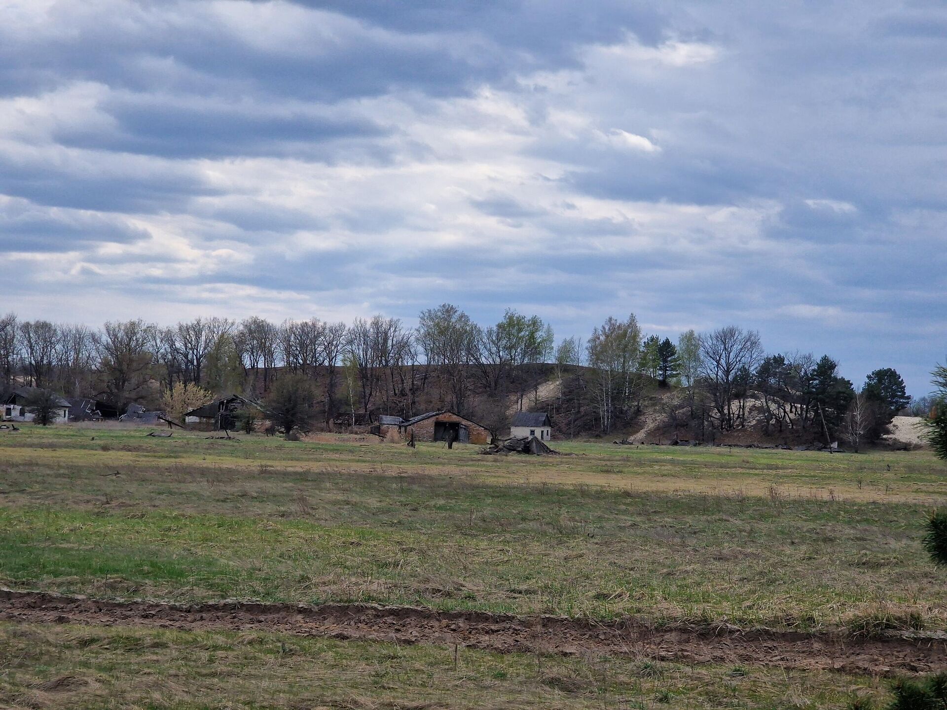 Постройки в деревне Оревичи - Sputnik Беларусь, 1920, 23.04.2026