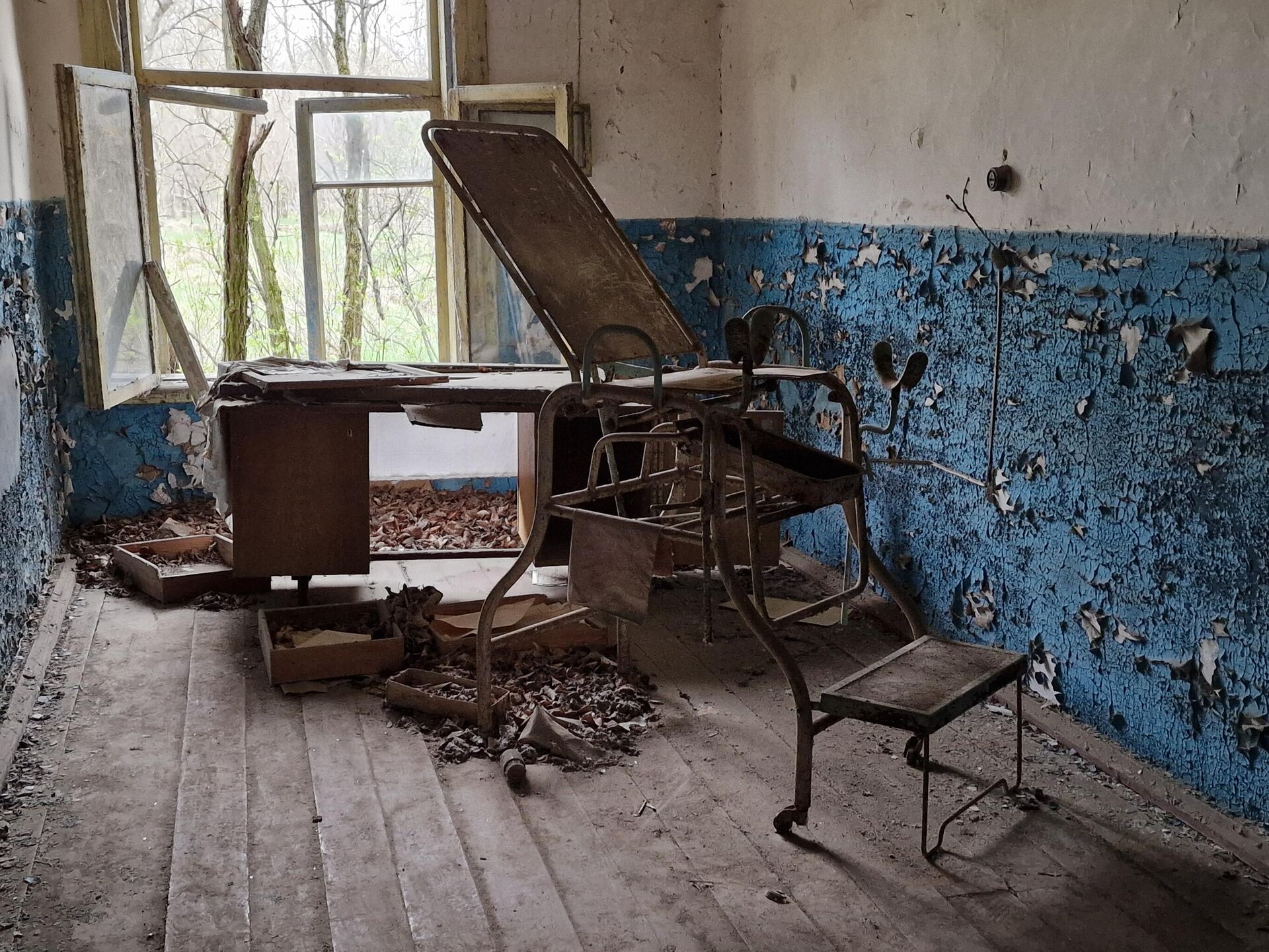 Гинекологическое кресло в заброшенной больнице - Sputnik Беларусь, 1920, 23.04.2026