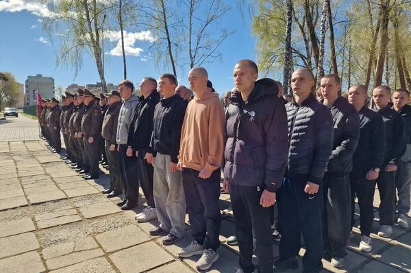 Из армии парни вернутся настоящими мужчинами - Sputnik Беларусь