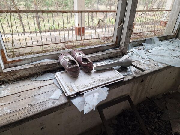 Брошенные вещи в Оревичской школе. - Sputnik Беларусь