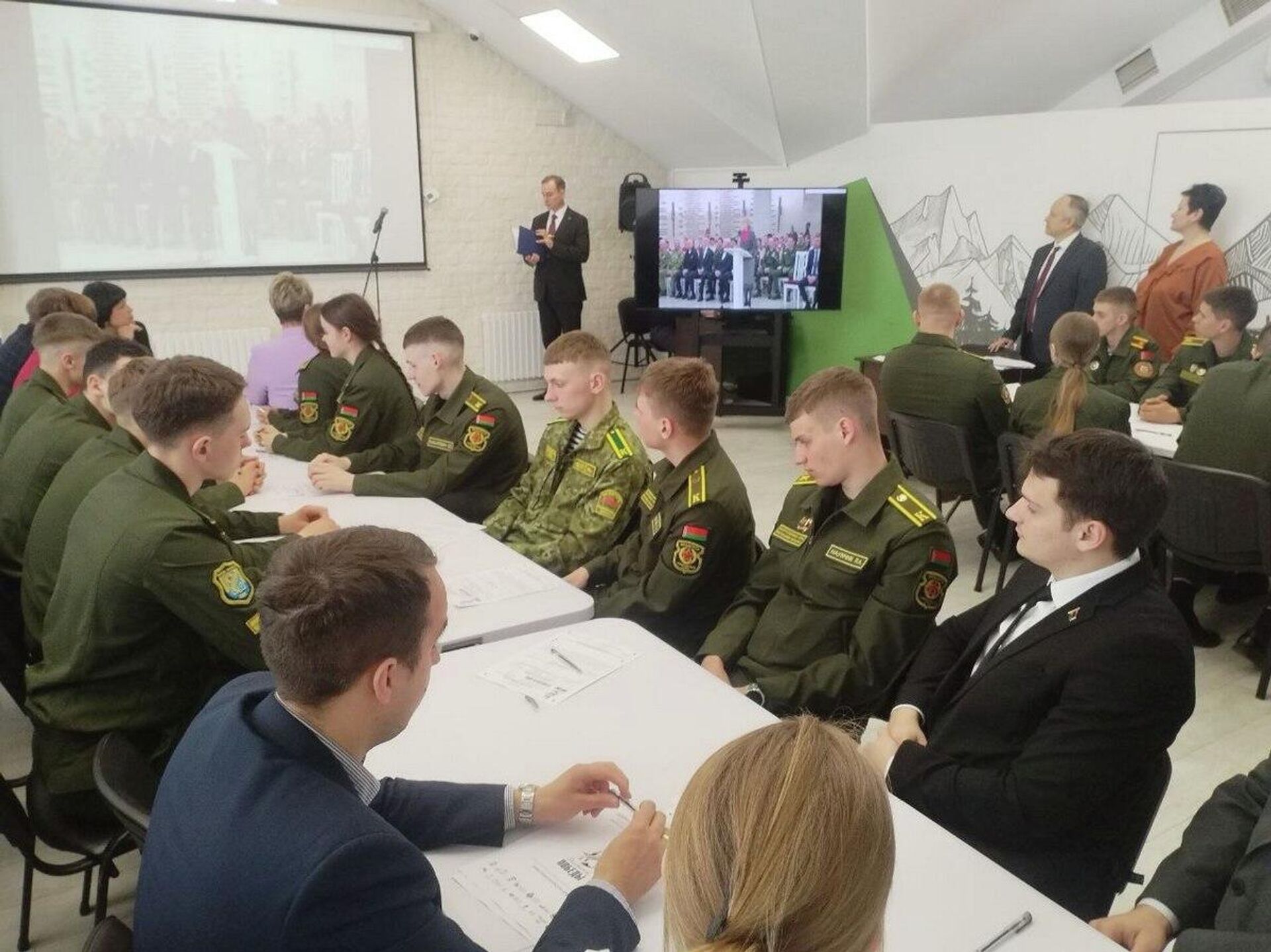 Диктант Победы прошел в Беларуси  - Sputnik Беларусь, 1920, 24.04.2026