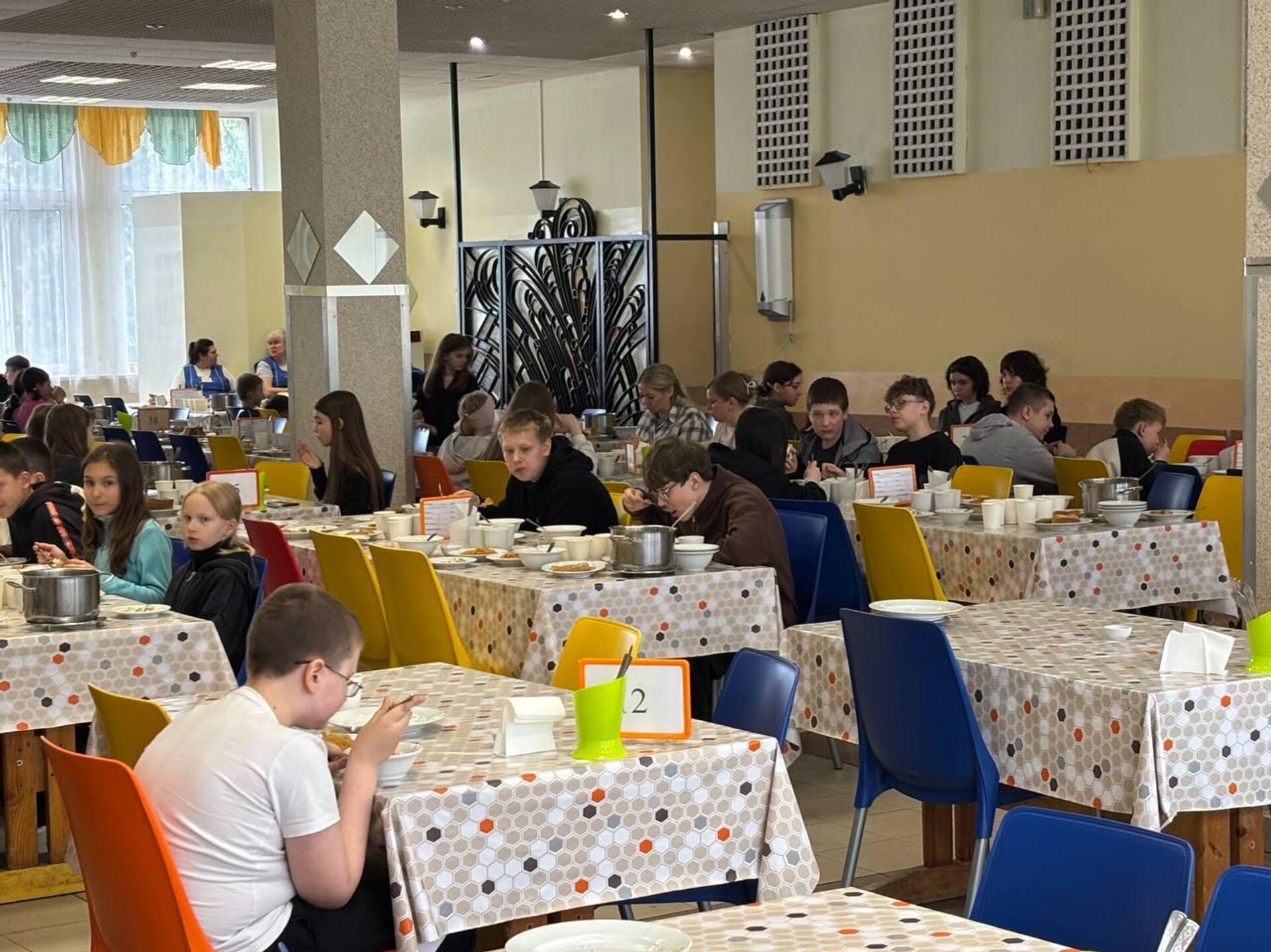 Столовая в ДРОЦ Ждановичи - Sputnik Беларусь, 1920, 24.04.2026