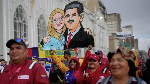 Акция в Каракасе в поддержку Николаса Мадуро и его супруги Силии Флорес - Sputnik Беларусь