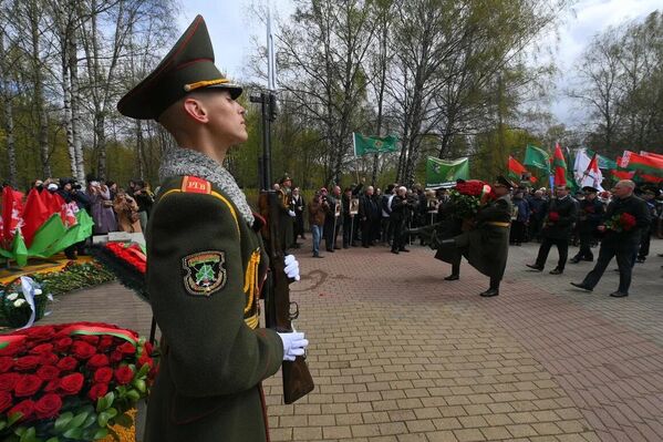 Траурная церемония, приуроченная к 40-й годовщине Чернобыльской трагедии - Sputnik Беларусь