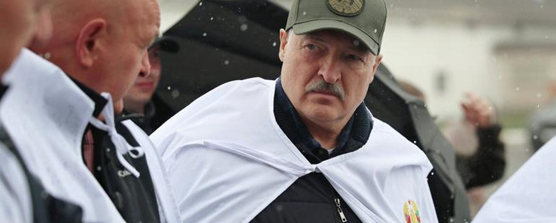 Александр Лукашенко во время посещения Агро-Лясковичи - Sputnik Беларусь, 1920, 26.04.2026